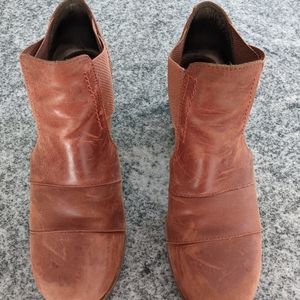 Sorel Addington Cut-out Booties sz 9